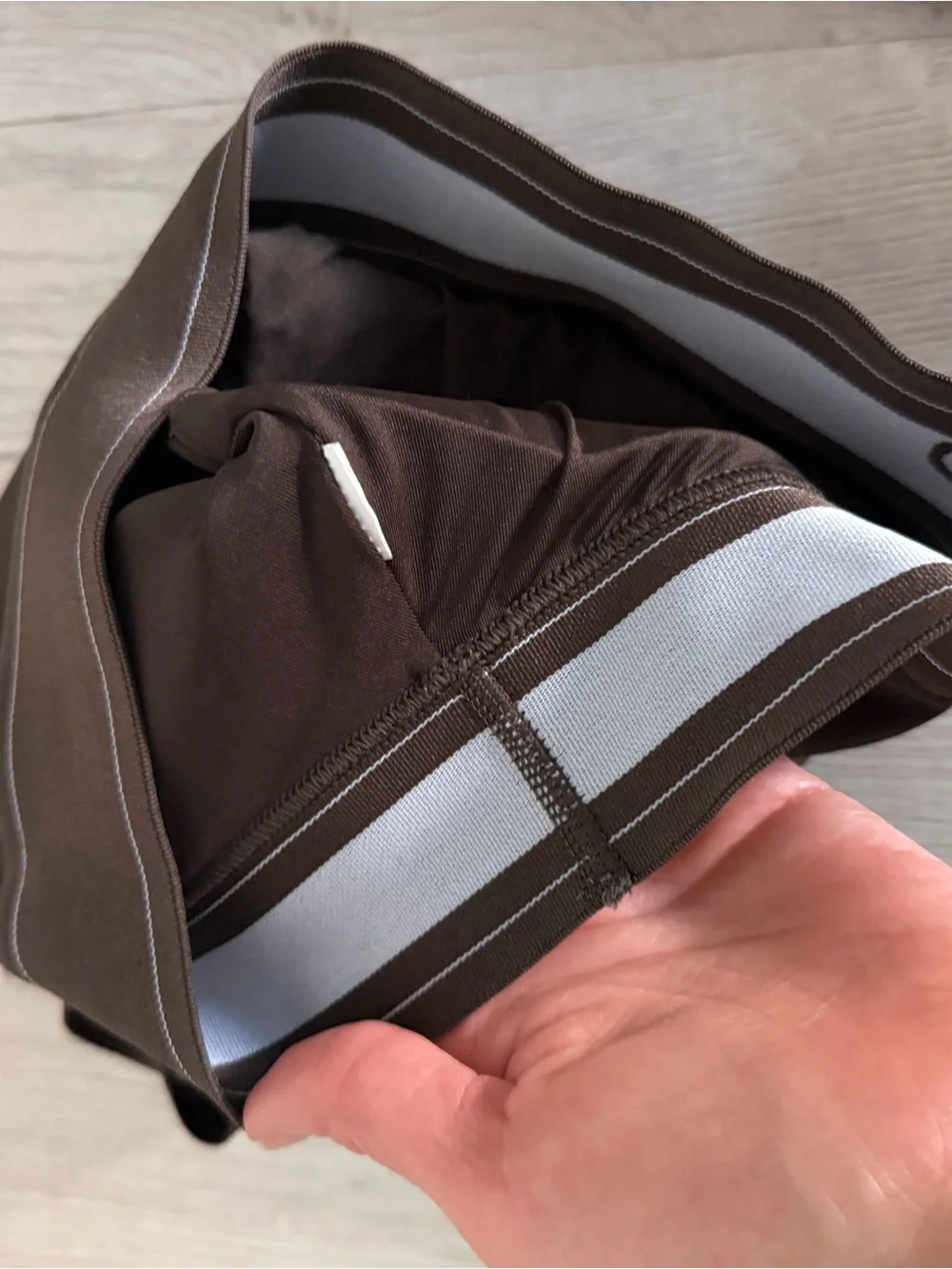 ALO Yoga espresso airlift